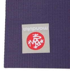 Manduka PRO Long Yoga Mat 85" 6mm Extra Thick Black Magic -ZenFlow Outlet Store 1739974148131 blackmagic 4a