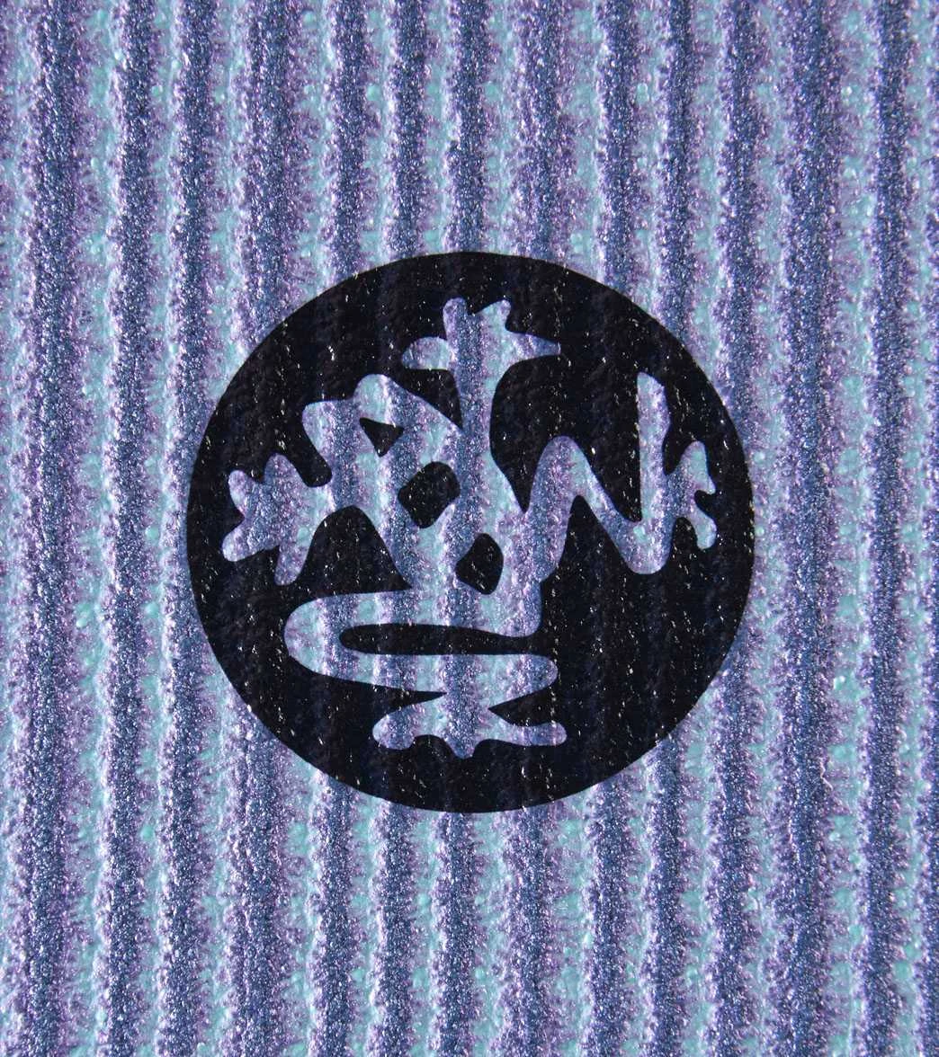 Manduka PRO Long Yoga Mat 85" 6mm Extra Thick Transcend 4 Manduka PRO Long Yoga Mat 85" 6mm Extra Thick Transcend - Image 4