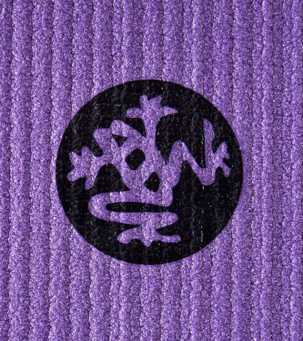 Manduka PROlite Yoga Mat 71" 4.7mm Intuition 5 Manduka PROlite Yoga Mat 71" 4.7mm Intuition - Image 5