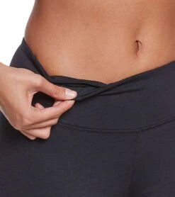 Manduka Essential Long Yoga Leggings -ZenFlow Outlet Store 1740111183907 black 5a