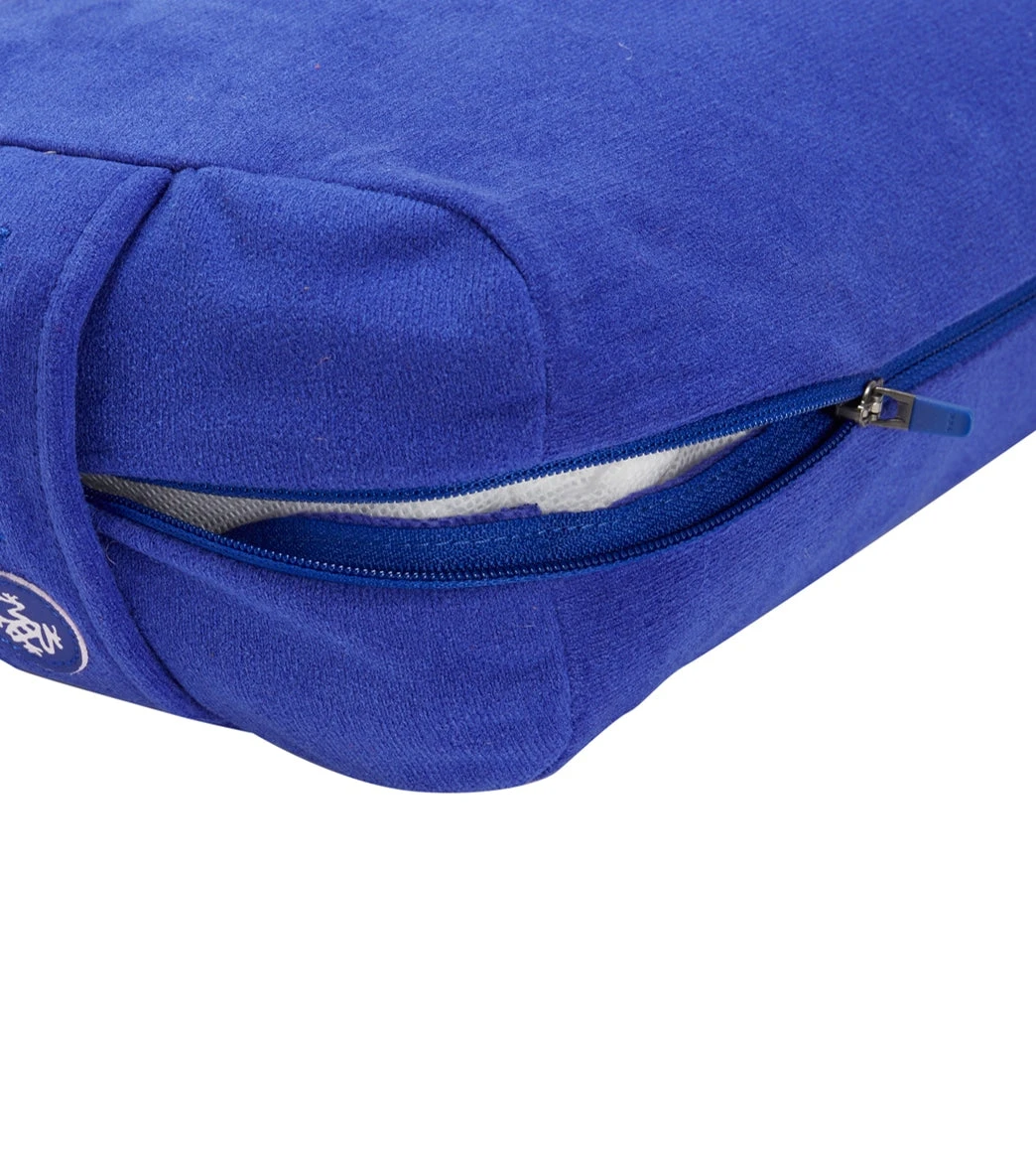 Manduka Enlight Lean Yoga Bolster Surf 2 Manduka Enlight Lean Yoga Bolster Surf - Image 2