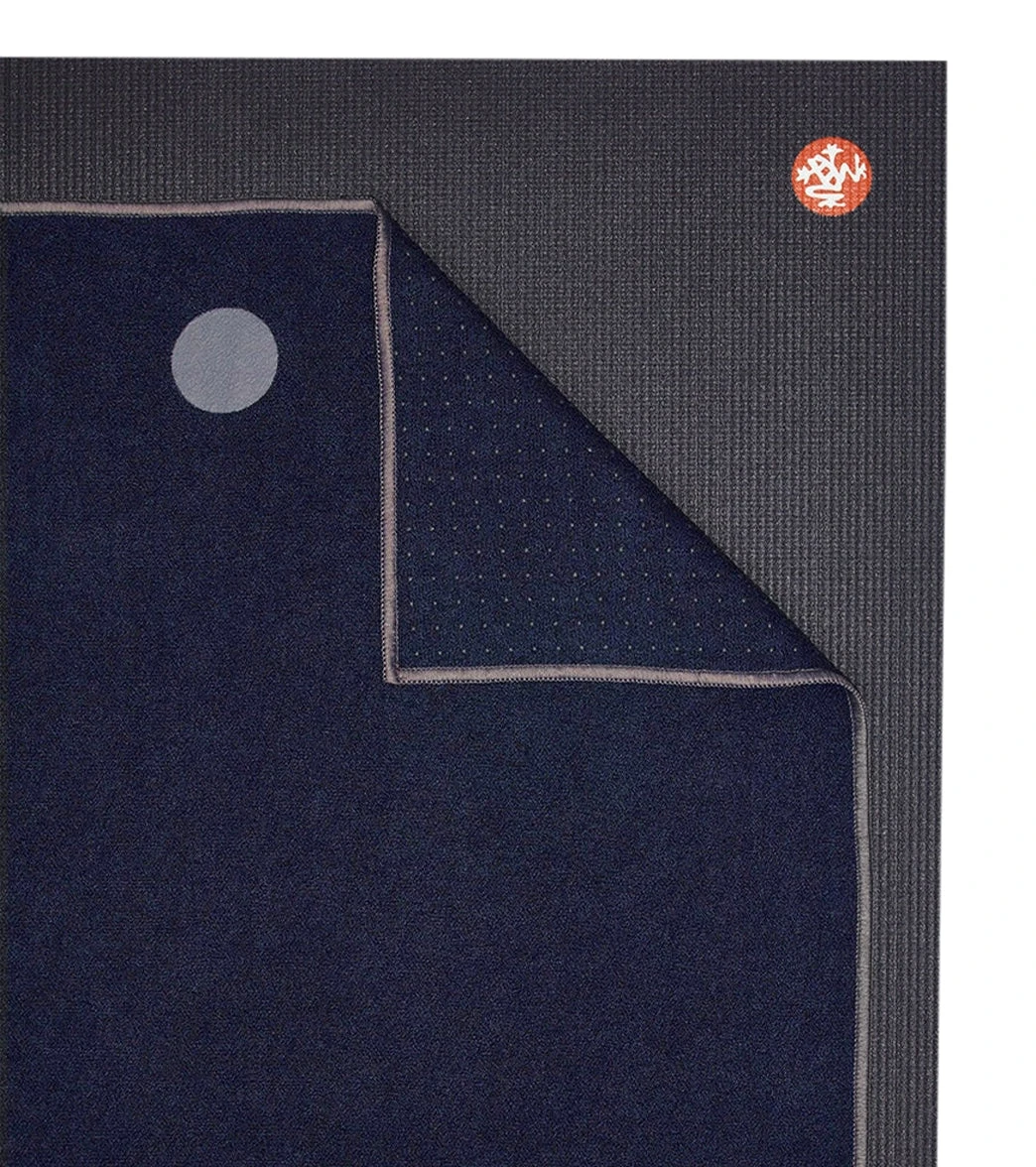 Manduka Yogitoes® Yoga Mat Towel, 79" Midnight 3 Manduka Yogitoes® Yoga Mat Towel, 79" Midnight - Image 3