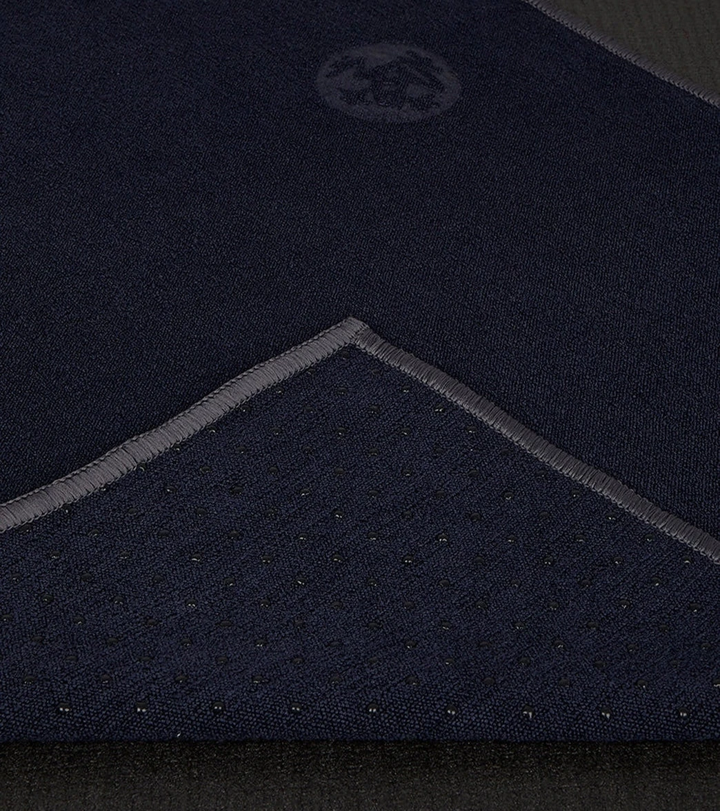 Manduka Yogitoes® Yoga Hand Towel Midnight 1 Manduka Yogitoes® Yoga Hand Towel Midnight