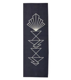 Manduka Yogitoes+ Repreve® Yoga Mat Towel, 71" Nouveau Totem -ZenFlow Outlet Store 6895582314539 nouveautotem