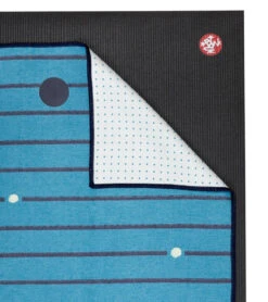 Manduka Yogitoes+ Repreve® Yoga Mat Towel, 71" Bio Stripe -ZenFlow Outlet Store 6895582511147 biostripe 4a
