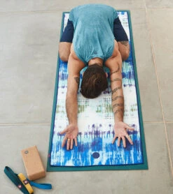 Manduka Yogitoes+ Repreve® Yoga Mat Towel, 71" Bio Stripe -ZenFlow Outlet Store 6895582511147 biostripe 5a