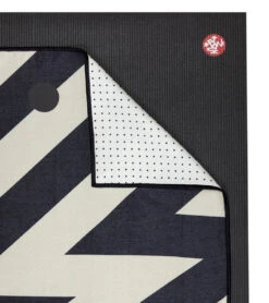 Manduka Yogitoes+ Repreve® Yoga Mat Towel, 71" Nouveau Zig Zag -ZenFlow Outlet Store 6895582969899 nouveauzigzag 4a