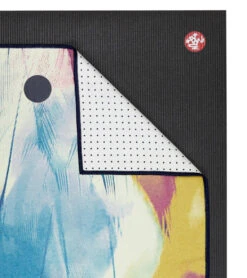 Manduka Yogitoes+ Repreve® Yoga Mat Towel, 71" Bio Glitz 7 Manduka Yogitoes+ Repreve® Yoga Mat Towel, 71" Bio Glitz -ZenFlow Outlet Store 6895583100971 bioglitz 4a