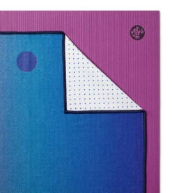 Manduka Yogitoes® Yoga Mat Towel, 71" Amethyst Array 6 Manduka Yogitoes® Yoga Mat Towel, 71" Amethyst Array -ZenFlow Outlet Store 7139077390379 amethystarray 4a