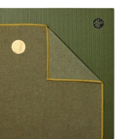 Manduka Yogitoes® Yoga Mat Towel, 71" Earth 6 Manduka Yogitoes® Yoga Mat Towel, 71" Earth -ZenFlow Outlet Store 7139077521451 earth 4a