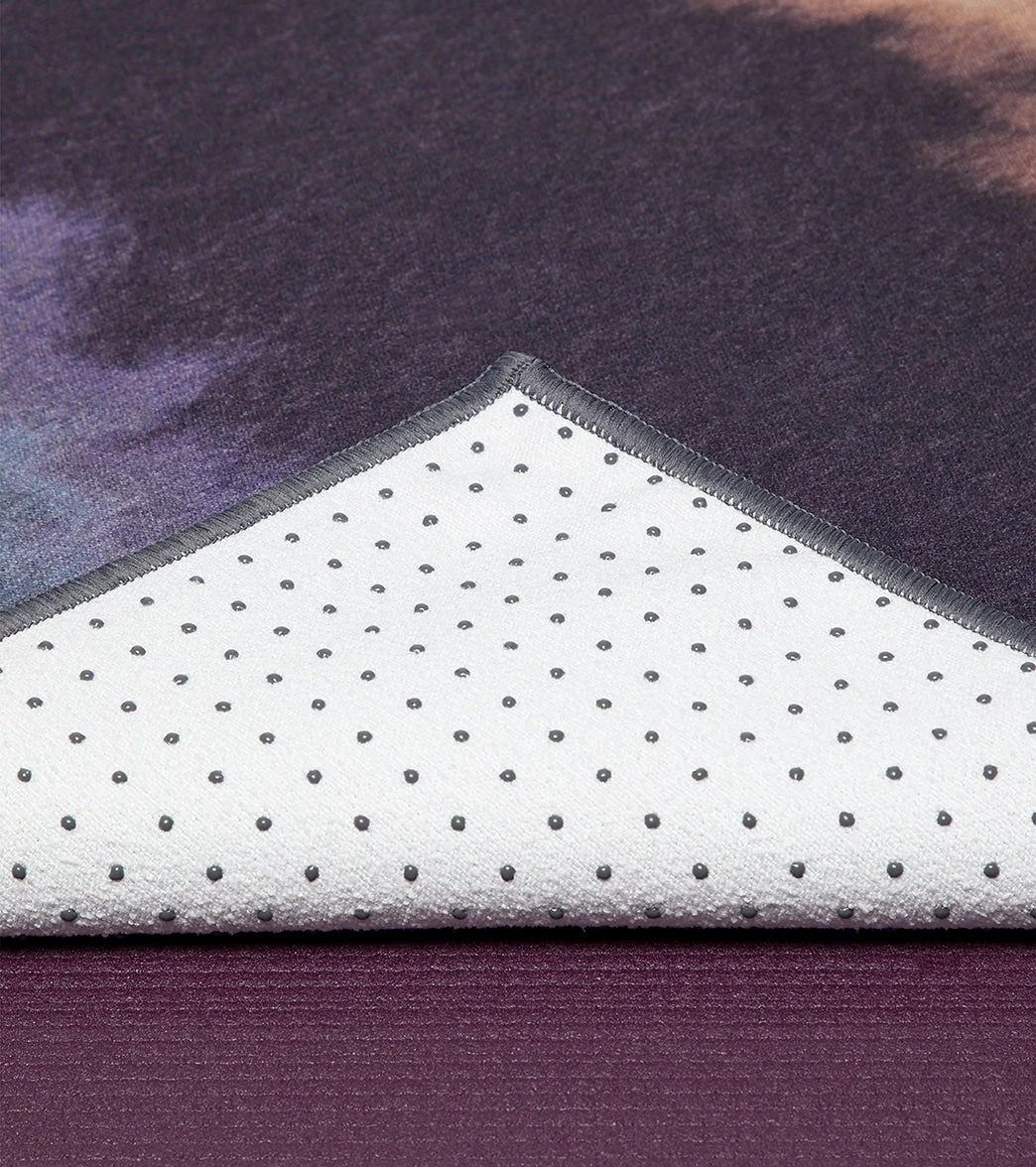 Manduka Yogitoes® Yoga Mat Towel, 71" Diamond Truth 2 Manduka Yogitoes® Yoga Mat Towel, 71" Diamond Truth - Image 2