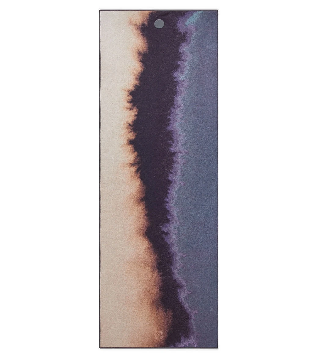 Manduka Yogitoes® Yoga Mat Towel, 71" Diamond Truth 4 Manduka Yogitoes® Yoga Mat Towel, 71" Diamond Truth - Image 4