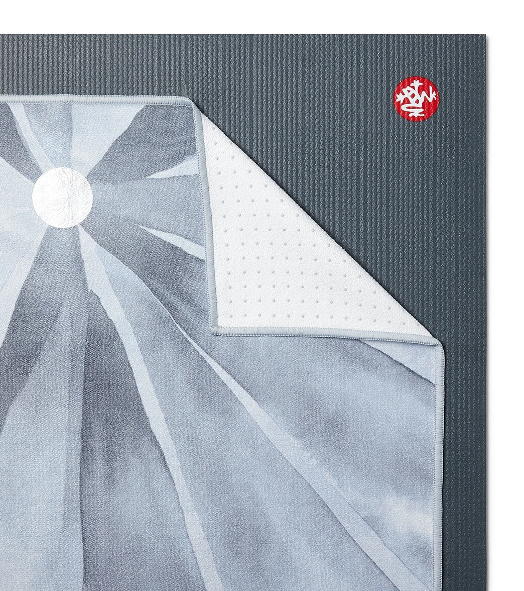 Manduka Yogitoes® Yoga Mat Towel, 71" Diamond Invincible 3 Manduka Yogitoes® Yoga Mat Towel, 71" Diamond Invincible - Image 3