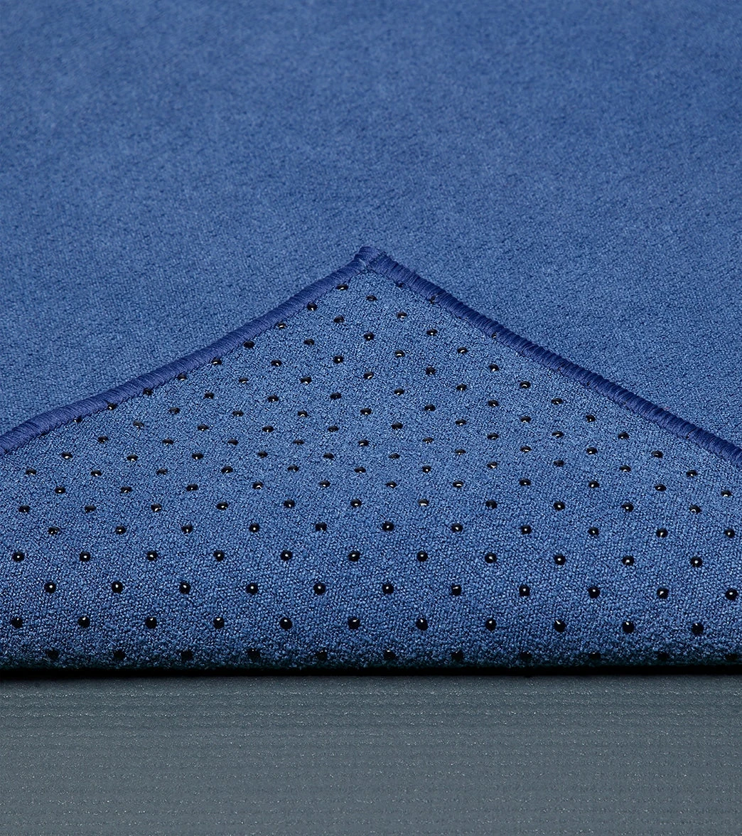 Manduka Yogitoes® Yoga Mat Towel, 71" Moon 2 Manduka Yogitoes® Yoga Mat Towel, 71" Moon - Image 2